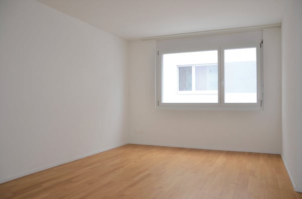 moderne, neuwertige 4.5-Zimmer-Wohnung mit eigenem Waschturm und Lift im Haus 4