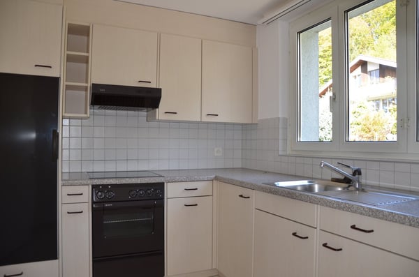 grosszügige 4.0-Zimmer-Wohnung mit grosszügigem Balkon an sonniger Lage 2