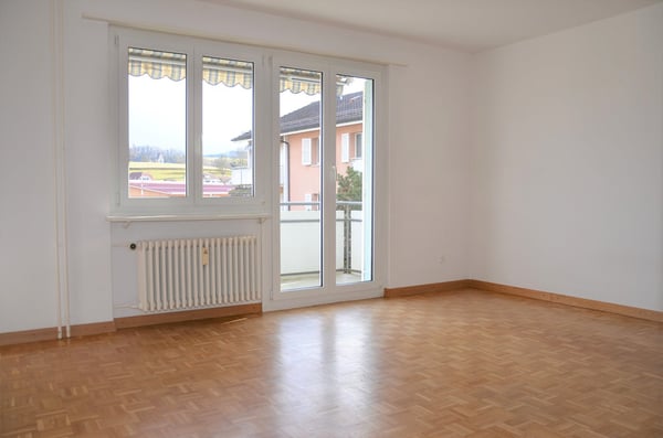 gepflegte 3.5 Zimmer-Wohnung mit Balkon beim Bahnhof 2