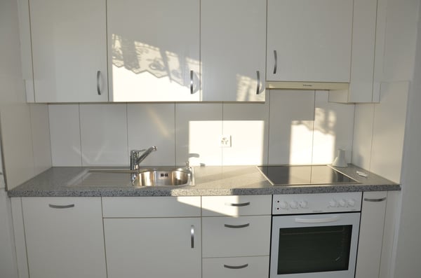 gepflegte 3.5 Zimmer-Wohnung mit Balkon beim Bahnhof 3