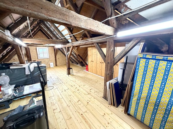 Idyllisches und grosszügiges 6.5 Zimmer-Eckhaus mit Charme an ruhiger Lage 30