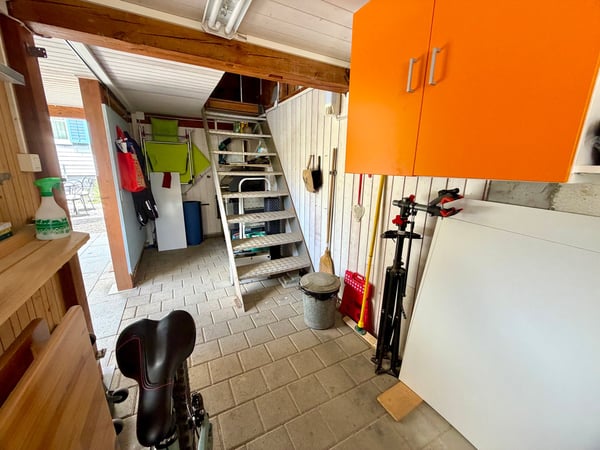 Idyllisches und grosszügiges 6.5 Zimmer-Eckhaus mit Charme an ruhiger Lage 33