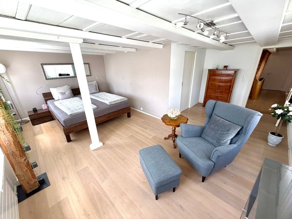 Idyllisches und grosszügiges 6.5 Zimmer-Eckhaus mit Charme an ruhiger Lage 25