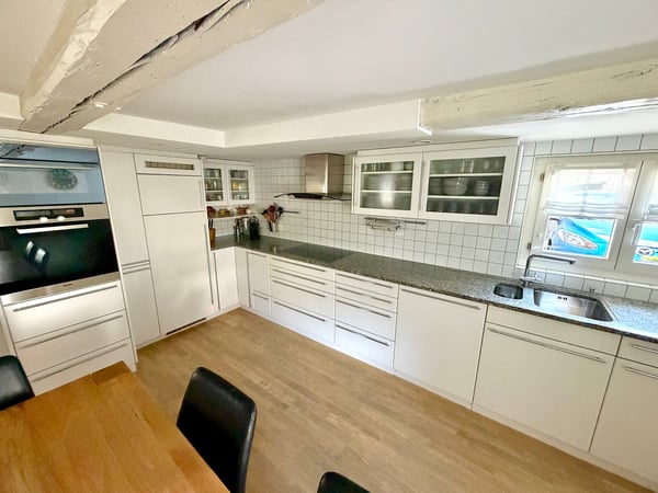 Idyllisches und grosszügiges 6.5 Zimmer-Eckhaus mit Charme an ruhiger Lage 15