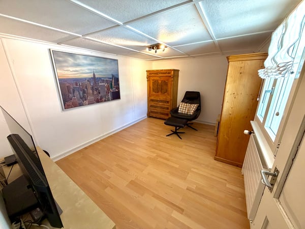 Idyllisches und grosszügiges 6.5 Zimmer-Eckhaus mit Charme an ruhiger Lage 27