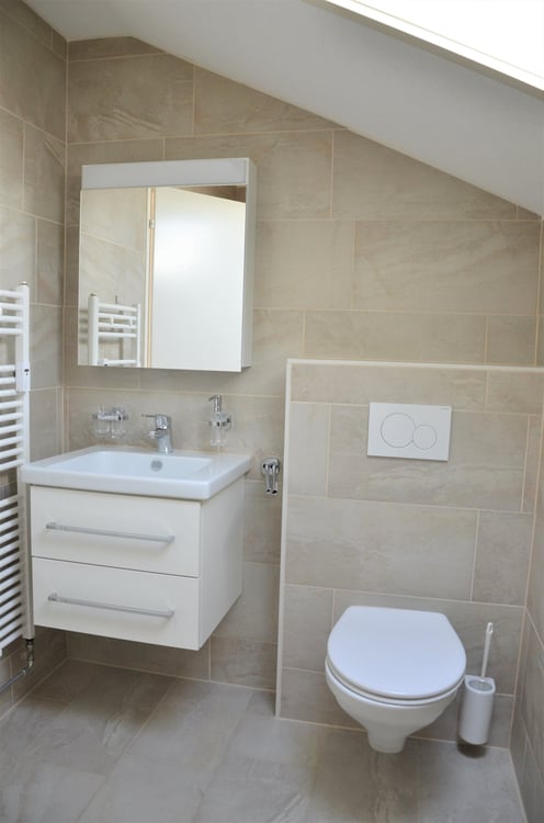 moderne, grosszügige 2.5-Zimmer-Dachwohnung an ruhiger Lage 3