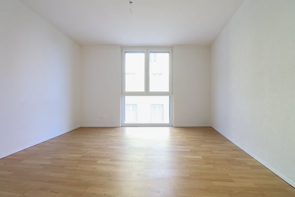 moderne neuwertige 3.5 Zimmer-Wohnung mit Lift und eigenem Waschturm 4
