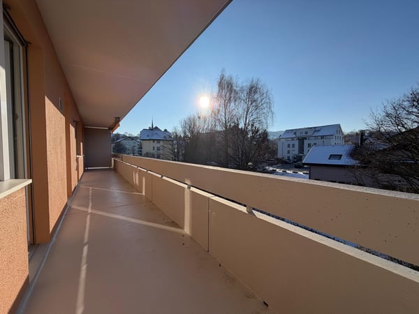 renovierte 3-Zimmer-Wohnung mit grossem sonnigem Balkon 9