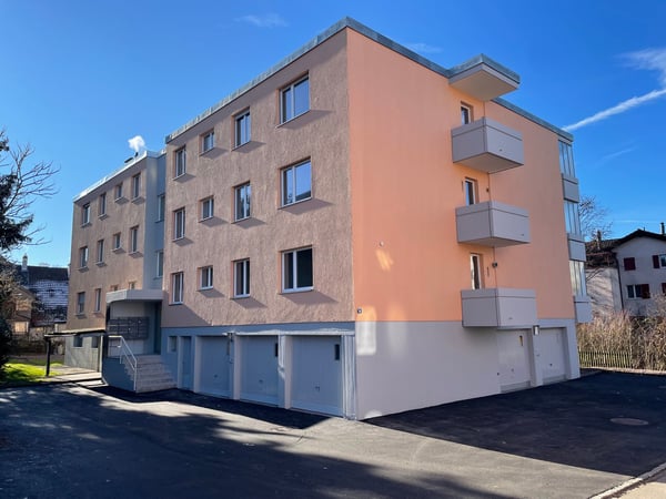 renovierte 3-Zimmer-Wohnung mit grossem sonnigem Balkon 2