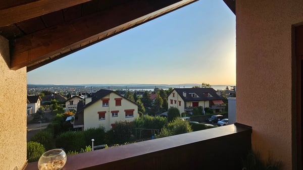 Traumnahe Aussichten: grosszügige 4.5-Zi.-Maisonette-Wohnung mit Seesicht in Kreuzlingen Bernrain 1