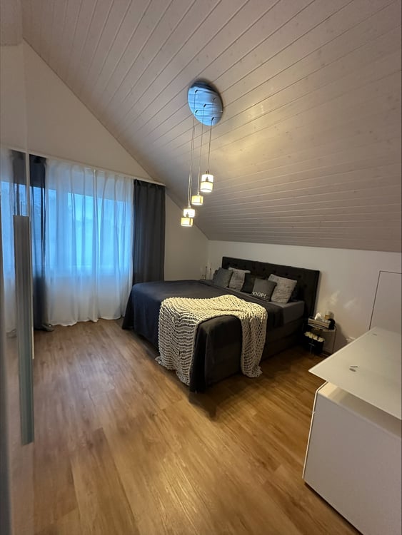 moderne neuwertige 2.5-Zimmer-Wohnung mit Balkon an ruhiger Lage 5