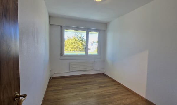 Sonnige Wohnung mit grossem Balkon 8