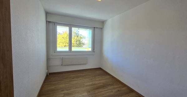 Sonnige Wohnung mit grossem Balkon 6