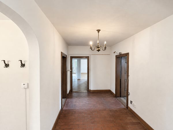 Nostalgische Villa mit einzigartigem Potenzial 5