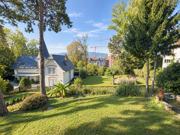 Nostalgische Villa mit einzigartigem Potenzial 9