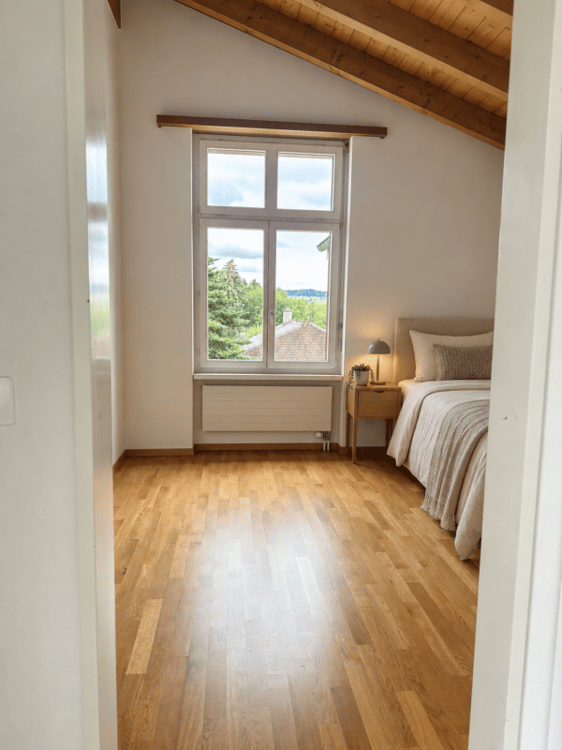 Stilvolle 4.5-Zimmer-Dachwohnung in familienfreundlicher Lage, 6