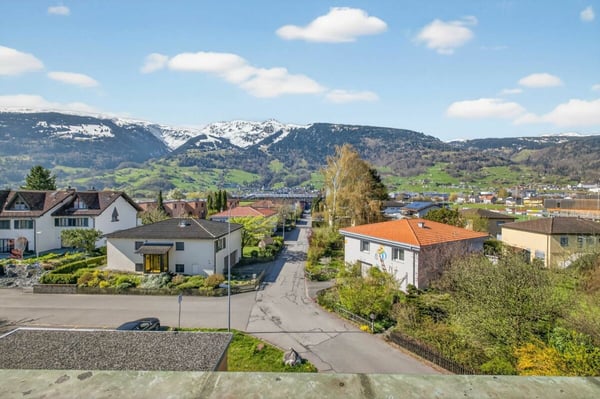 Grosses Potenzial, helle Räume und zwei Terrassen 7