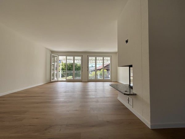 Frisch renovierte familienfreundliche 4 ½ Zimmer Wohnung 5