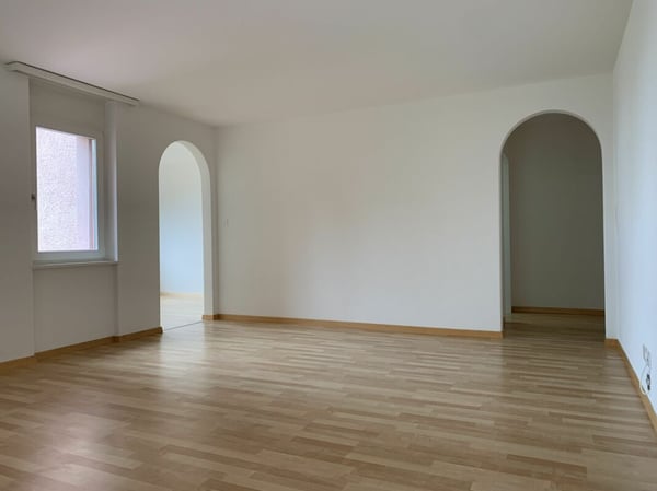 Helle und grosszügige 4 1/2 Zimmer Wohnung mit Seesicht 6