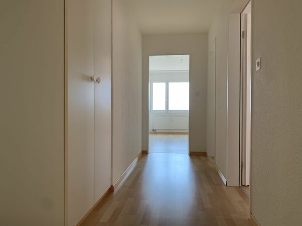 Helle und grosszügige 4 1/2 Zimmer Wohnung mit Seesicht 7