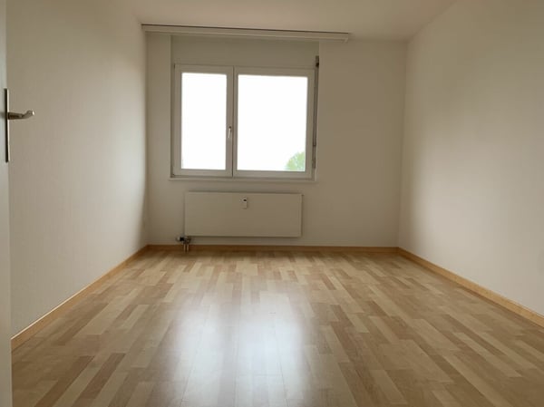 Helle und grosszügige 4 1/2 Zimmer Wohnung mit Seesicht 8