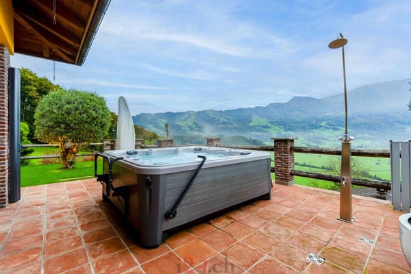 Toskanischer Luxuswohntraum mit Panoramablick ? 2.5-Zi-Villa mit Pool & Weinkeller 5