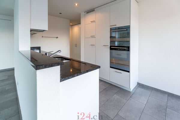 Moderne 1.5-Zi-Wohnung mit verglastem Balkon 6