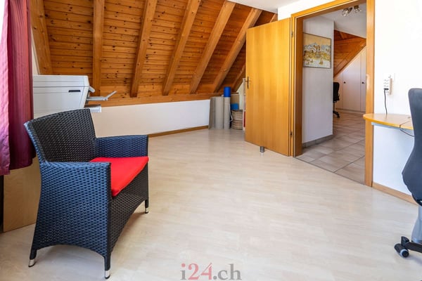 5.5?Zi.-Landhaus mit Wintergarten, grossem Umschwung und optionaler 2-Zi.-Einliegerwohnung 10