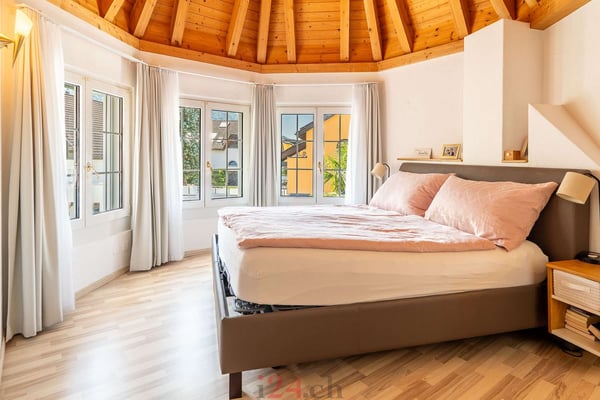 5.5?Zi.-Landhaus mit Wintergarten, grossem Umschwung und optionaler 2-Zi.-Einliegerwohnung 9