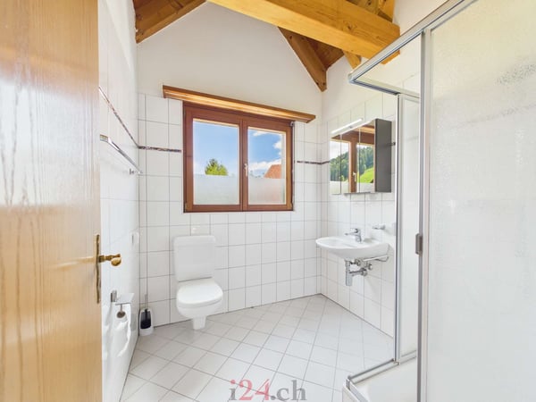 6.5 Zi.-Doppelhaushälfte mit Studio, Garten und Bergblick 10