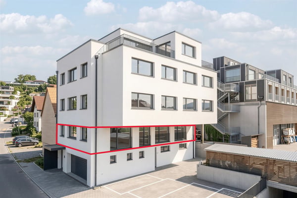 Lichtdurchflutete Gewerbefläche im 1. OG - Innenausbau durch Mieter 1