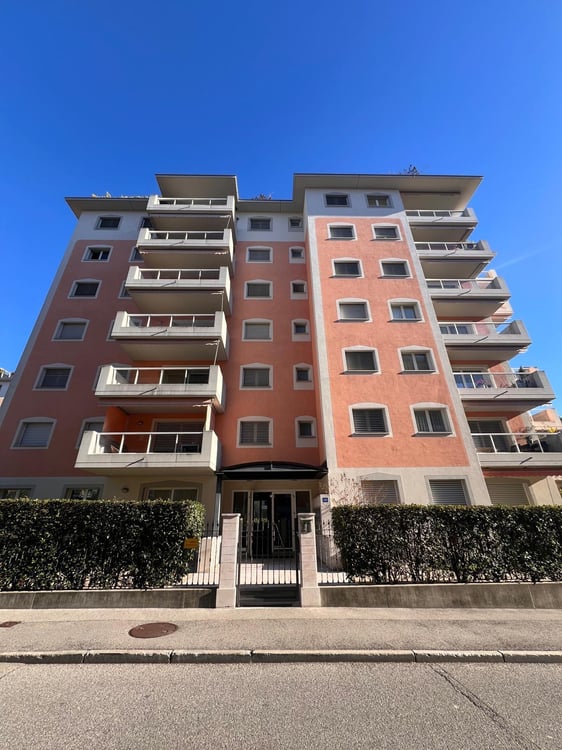 Spazioso e moderno appartamento in città di 1.5 locali 2