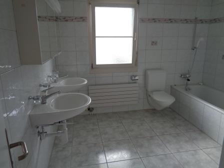 Zentral und ruhig gelegene 4.5-Zimmer-Wohnung in Baar-Inwil 4