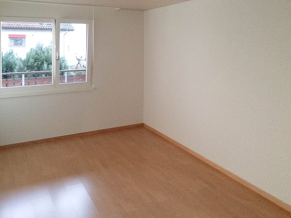 Attraktive 2.5-Zimmer-Wohnung an ruhiger und grüner Lage in Obfelden 4