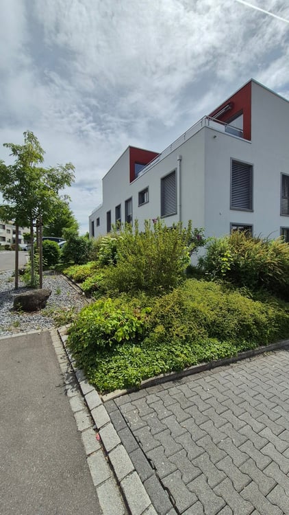 Helle 4.5-Zimmer-Wohnung mit grossen Balkon in Ottenbach 1