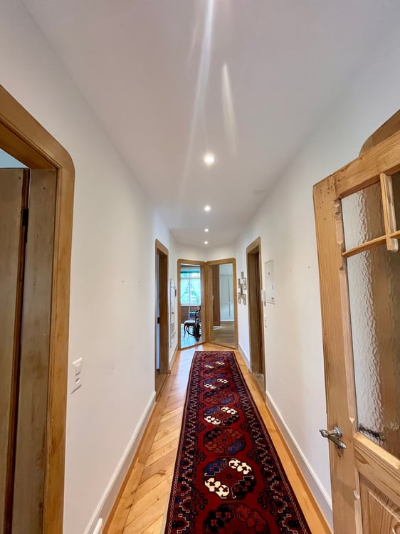 8.5-Zimmer-Maisonettewohnung mit Altbaucharme, grosser Terrasse und Garten in Hausen am Albis 13