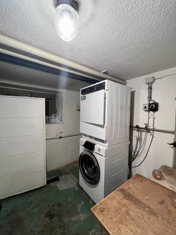 8.5-Zimmer-Maisonettewohnung mit Altbaucharme, grosser Terrasse und Garten in Hausen am Albis 19
