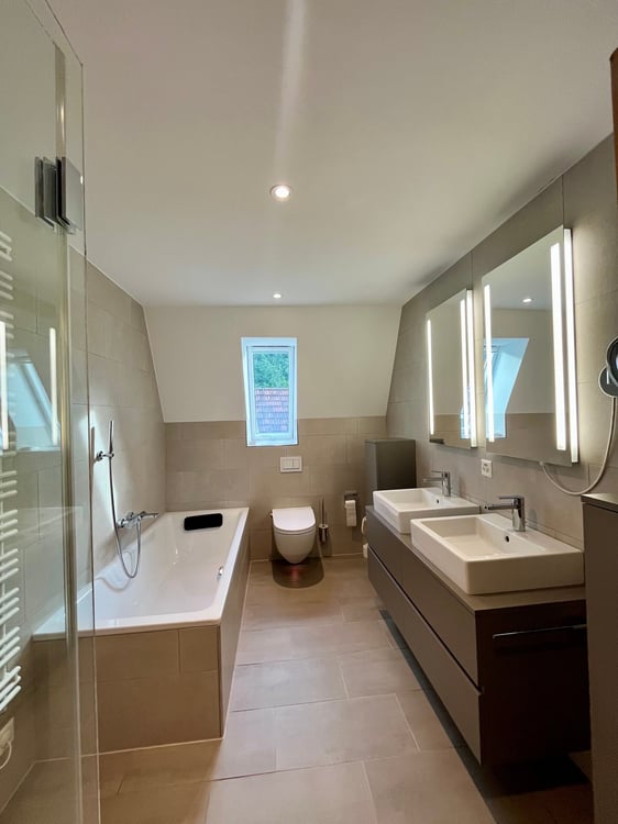 8.5-Zimmer-Maisonettewohnung mit Altbaucharme, grosser Terrasse und Garten in Hausen am Albis 17