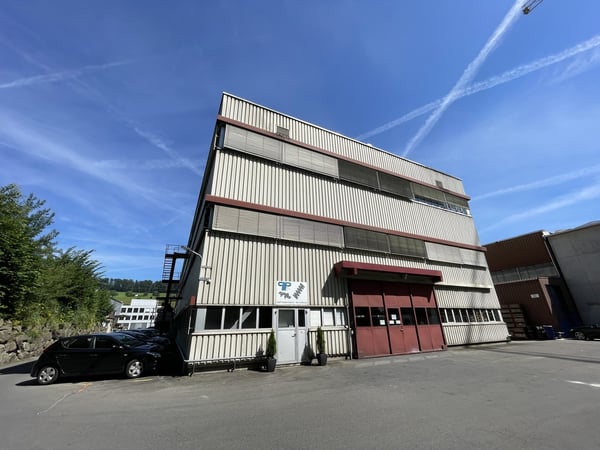 Attraktive Gewerbeliegenschaft in Baar zu verkaufen Zentrale Lage, Vielfältige Nutzungsmöglichkeiten 1