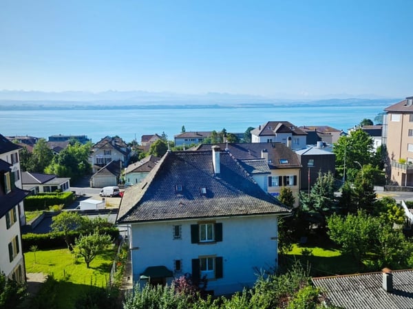Deux immeubles résidentiels avec une belle vue sur le lac 2