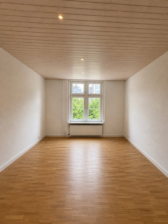 Stilvolle 3.5-Zimmer-Wohnung mit moderner Ausstattung und warmem Wohnambiente 9