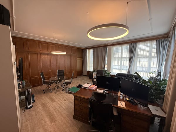Helle Bürofläche mit grossem Empfangsbereich an attraktiver Lage in Regensdorf 3