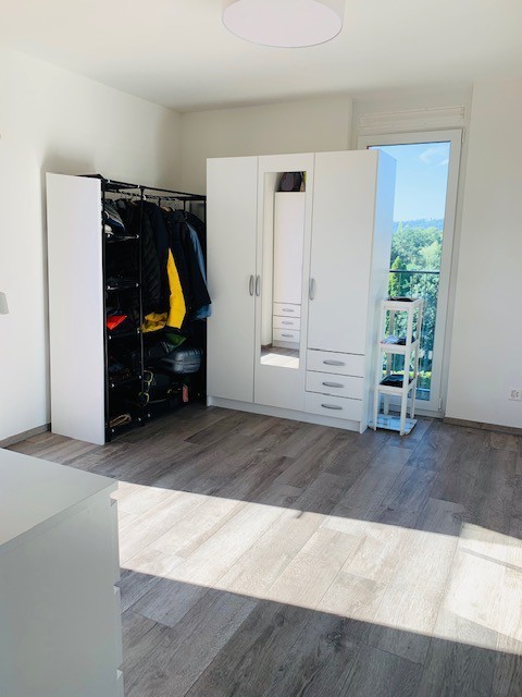 Attraktive 3.5-Zimmer-Attika-Wohnung im Eigentumsstandard 7