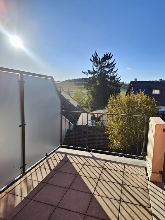 Attraktive 3.5-Zimmer-Attika-Wohnung im Eigentumsstandard 8