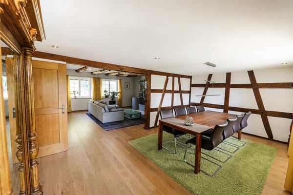 Charmantes 4.5-Zimmer-Einfamilienhaus mit Garten, Teich und idyllischem Sitzplatz 4