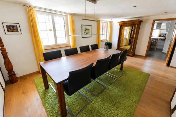 Charmantes 4.5-Zimmer-Einfamilienhaus mit Garten, Teich und idyllischem Sitzplatz 5