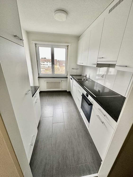 Helle und renovierte 4-Zimmer-Wohnung 2