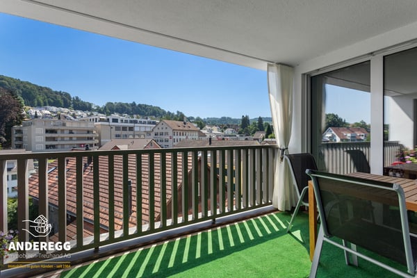 Neuwertige Dachwohnung mit Loggia  zentral wohnen in Weisslingen 3