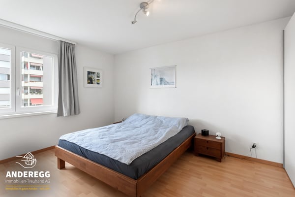 Helle 4.5-Zi.-Wohnung im 2. OG, Lift und Bastelraum an zentraler Lage 11