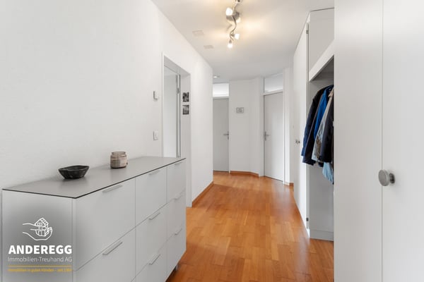 Helle 4.5-Zi.-Wohnung im 2. OG, Lift und Bastelraum an zentraler Lage 6